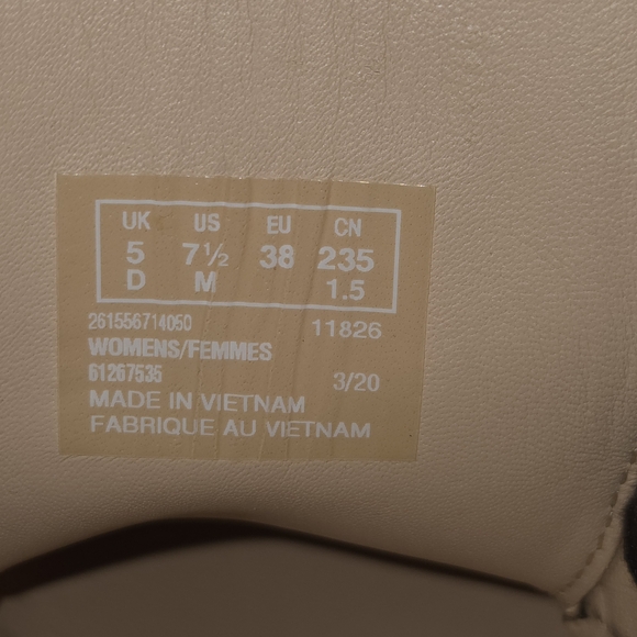 Clarks NWT Brown Leather Ankle Boots - Picture 2 of 5